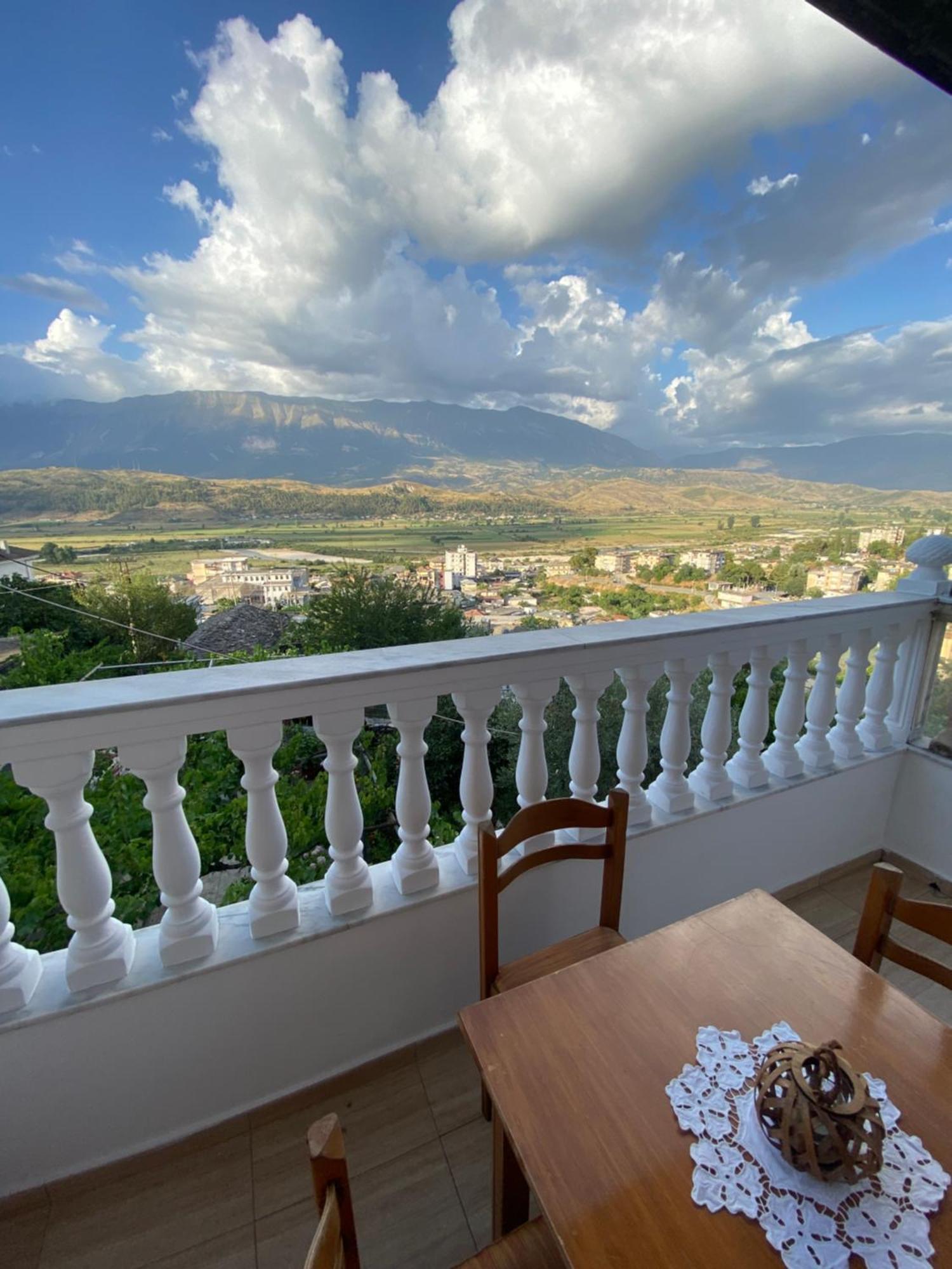 Stonetale Garden Guesthouse Gjirokastra Zewnętrze zdjęcie