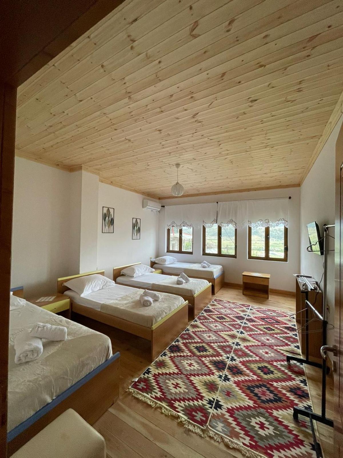 Stonetale Garden Guesthouse Gjirokastra Zewnętrze zdjęcie