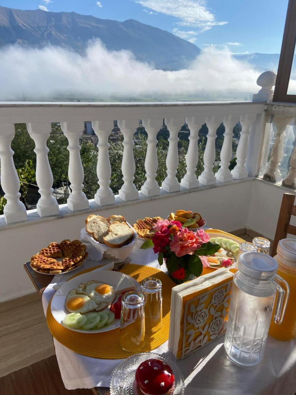 Stonetale Garden Guesthouse Gjirokastra Zewnętrze zdjęcie