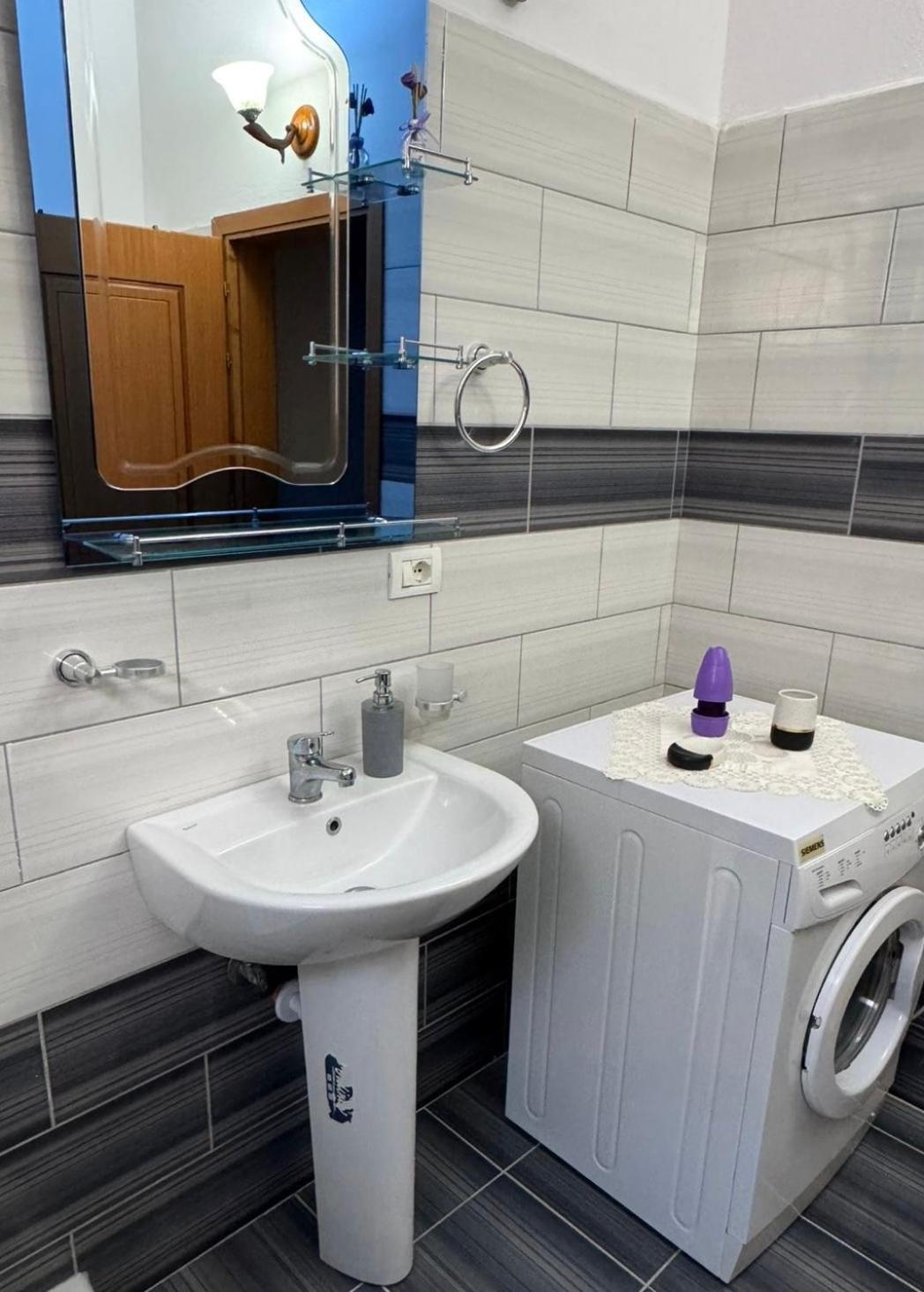 Stonetale Garden Guesthouse Gjirokastra Zewnętrze zdjęcie